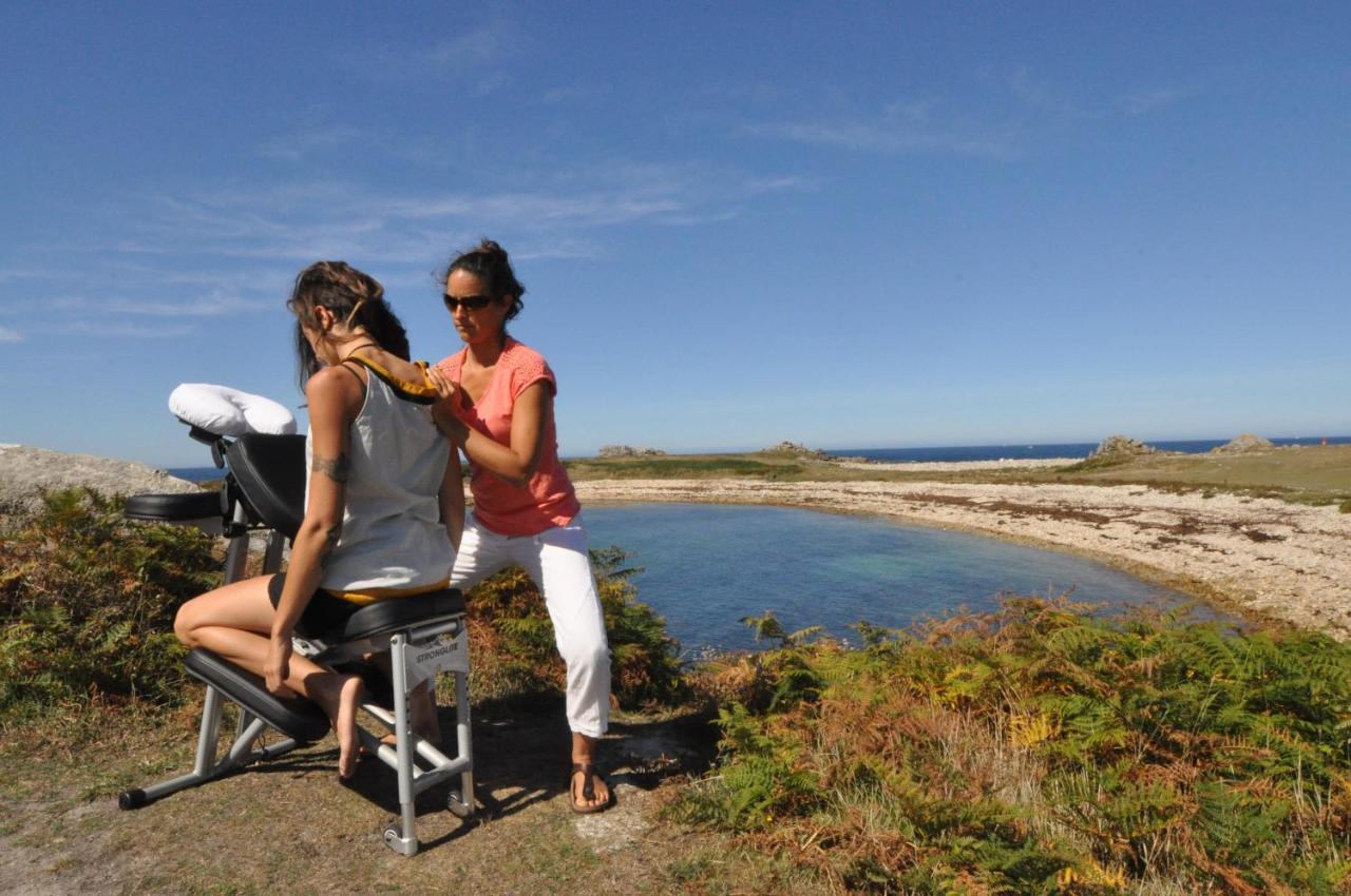 Roulotte Gites O Bien-Etre Massage Spa Sejour Bien-Etre En Hebergement Insolite Roulotte Karantez Ou En Gites Melon Ou Yock A 800 M Des Plages Maison D'Hote Drogou Porspoder Exterior foto