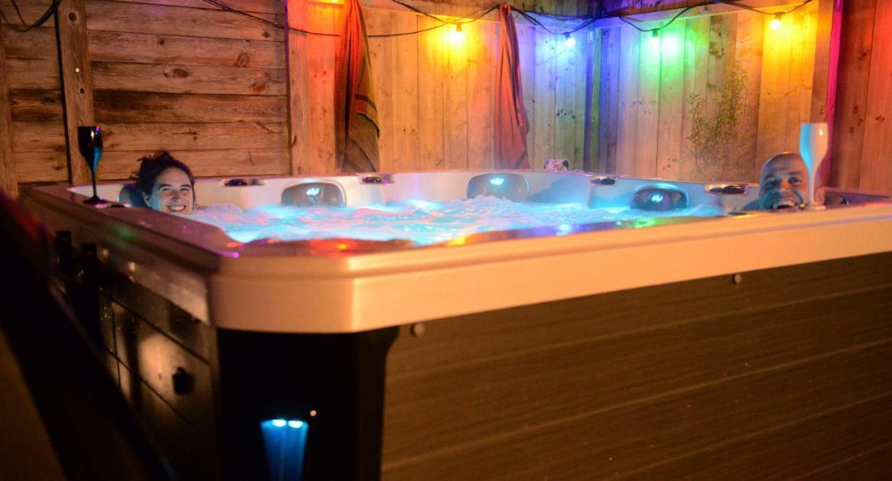Roulotte Gites O Bien-Etre Massage Spa Sejour Bien-Etre En Hebergement Insolite Roulotte Karantez Ou En Gites Melon Ou Yock A 800 M Des Plages Maison D'Hote Drogou Porspoder Exterior foto